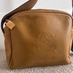 Loewe vintage medium hobo grain leather bag beige